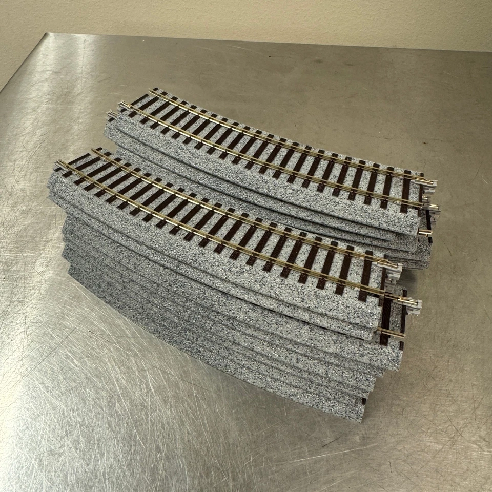 KATO Unitrack #2-260 HO Radius Curved Train Track Railroad - Lot of 16 Pieces - Image 1 of 4