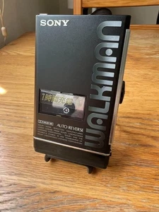 Trödel Sony Walkman WM-103 Kassettenspieler funktioniert nicht für Teile oder Reparatur - Bild 1 von 10