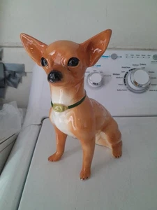 Salvadanaio vintage Chihuahua Coin Bank 8" firmato cane? Marston Pottery, CA, USA - Foto 1 di 10