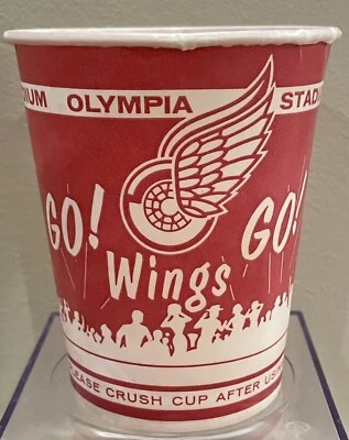 Taza de cerveza de papel encerado Detroit Red Wings Olympia Stadium original "The Old Red Barn" Foto 1 de 4
