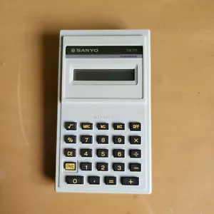 Calculadora de memoria Sanyo CX111 vintage muy buen estado probada Powergard - Imagen 1 de 5
