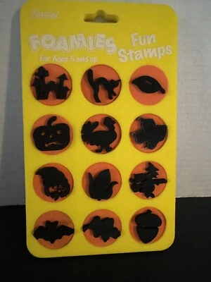 Selos divertidos da marca Darice Halloween FOAMIES 12 selos divertidos de tinta assustadora idades 6+ - Imagem 1 de 4