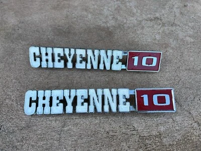 1971-1972 CHEVROLET 10 FENDER EMBLEMS PAIR BOTH L/R 1971-1972 - Image 1 of 4