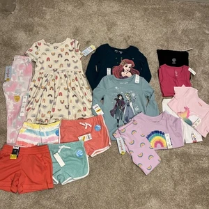 Riesiges Paket mit 14 neu mit Etikett Mädchenkleidung 4/5 Shirts Kleid Shorts Hosen Disney Katze Jack - Bild 1 von 11