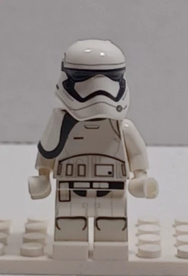 LEGO Star Wars Minifig - First Order Stormtrooper Squad Leader (set 75190) - Image 1 of 2