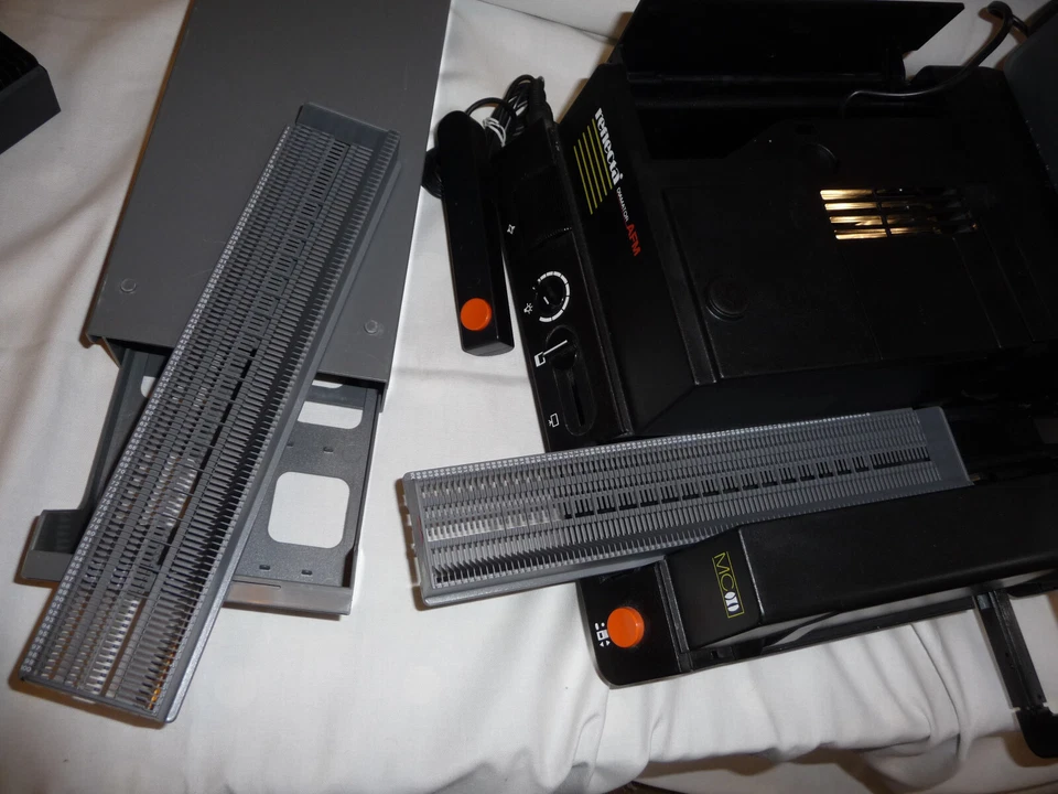 REFLECTA Slide projector tray LKM CS  2 X 100 capacity for 35mm slides - Image 1 of 1