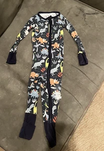 Little Sleepies Dinosaur Zippy Pajamas Size 12-18 Months HAS HOLE IN KNEE. - Imagen 1 de 2