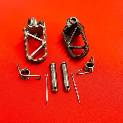 KIT ESTRIBERAS KTM65 REPOSAPIÉS REPOSAPIÉS NUEVOS PASADORES ORIGINALES OEM KTM 60 65 SX 1998-2002 Foto 1 de 4