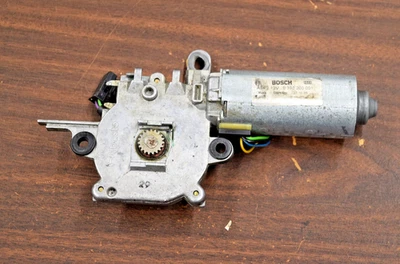 ✅ 98-00 Mercedes W202 C230 Front Upper Roof Sunroof Drive Motor 2028200508 OEM - Image 1 of 4