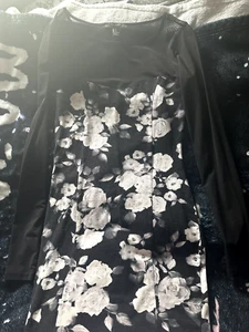 Forever 21 Kleid schwarz Blumen - Bild 1 von 8