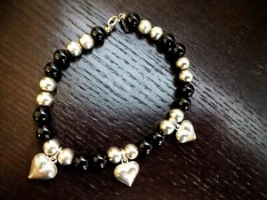 Preciosa y linda pulsera con cuentas de ónix negro y plata + corazones ~ plata de ley - Imagen 1 de 6