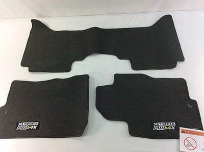 999E2-KZ000 Nissan Xterra Floor Mats 3-Piece Set  NEW OEM!!  999E2KZ000 - Image 1 of 3