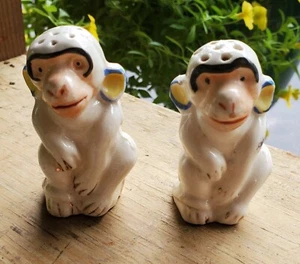 Vintage Ceramics White Monkey Salt Pepper Shakers Made in Japan - Picture 1 of 4