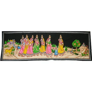 Wandbild Wandbehang sieben Inderinnen mit Kind am Brunnen 176x58cm Stoffbild - Bild 1 von 1