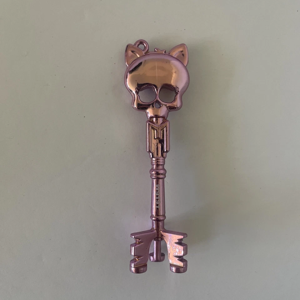 Monster High Doll Clawdeen Wolf Sweet 1600 розовый скелет ключ аксессуар - Изображение 1 из 1