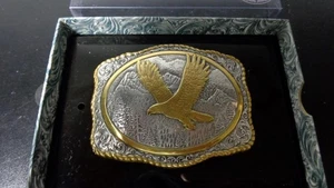 NEW OLD STOCK IN BOX VERY NICE CRUMRINE IN FLIGHT EAGLE SOARING BELT BUCKLE - Picture 1 of 7