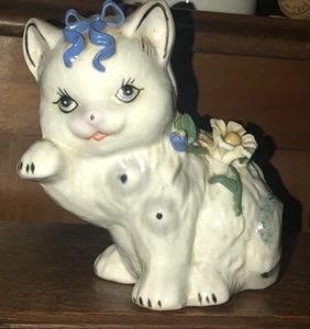 Vintage Kitsch white cat figurine, 12 cm tall, With Blue Ribbons & Flowers. - Picture 1 of 6