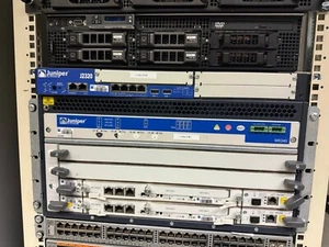 Manette Juniper MX240 + 2 PSU + 2x RE-S-1800X4 + 2x SCBE-MX-S - Photo 1/3