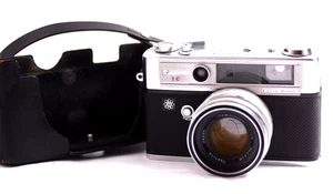 VINTAGE YASHICA LYNX 5000E RANGEFINDER CAMERA WITH 4.5cm F1.8 LENS AND HALF CASE - Picture 1 of 6