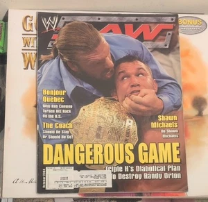WWE Raw Magazine Dangerous Game Triple H Randy Orton October 2004 Wrestling - Imagen 1 de 10