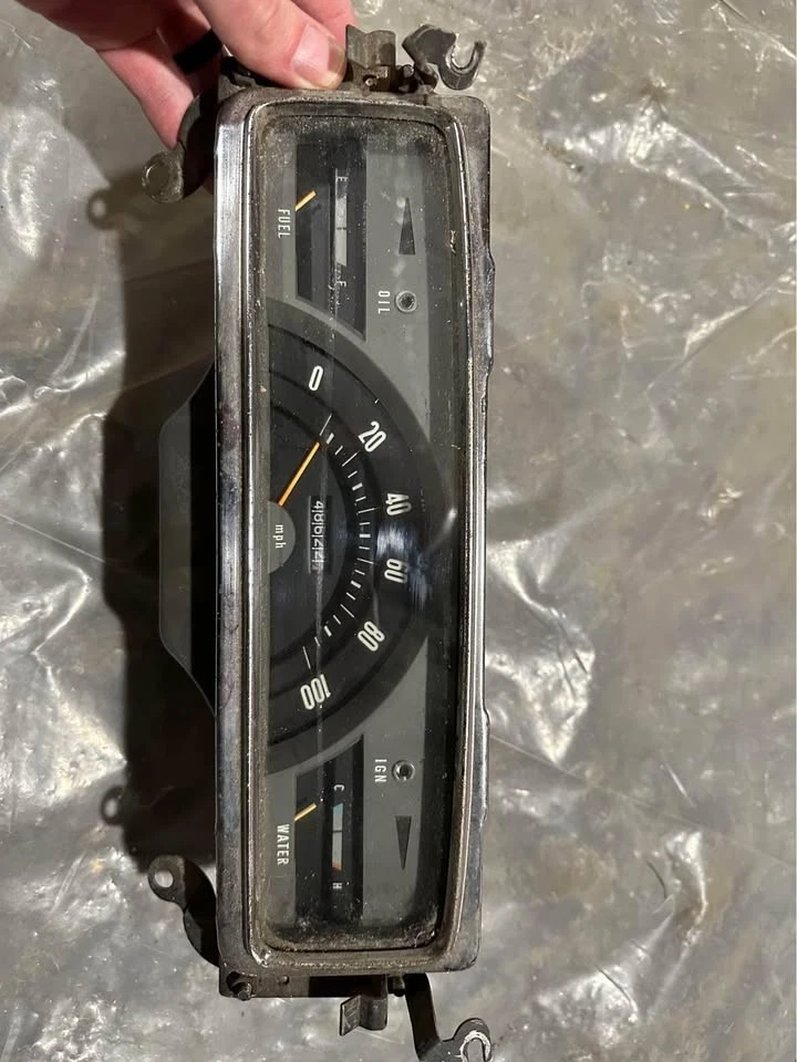 Vintage Datsun 520 521 Bluebird Pickup Speedometer/Cluster - Image 1 of 2