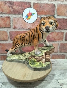 Estatuilla de tigre de porcelana pintada a mano Lefton China 7"H x 7,5"L #KW4950 de colección - Imagen 1 de 8