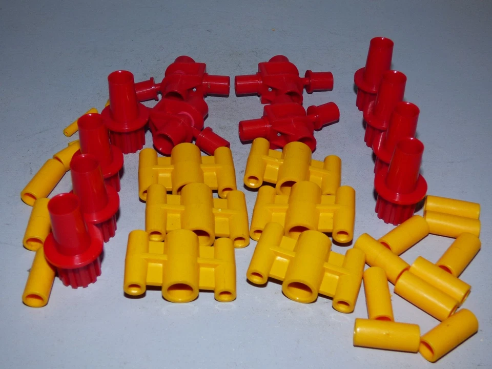 Britains Space Toy Accessories Pack from no 9159 total of 33 pieces 1:32nd scale - Image 1 of 1