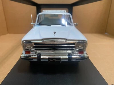 1/18 KK-SCALE JEEP GRAND WAGONEER 1989 WHITE / WOOD LOOK - Image 1 of 4