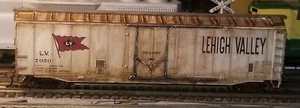 Athearn HO Lehigh Valley 50' Plug Door Box Car Custom Weathering,Kadees - Picture 1 of 2