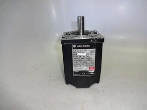 MPL-A310F-SJ22AA Motor 7031-01-4302 MPLA310FSJ22AA - Picture 1 of 6