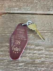 Vintage Nittany Manor Motel Key Fob State College Pennsylvania Room 38 Red - Picture 1 of 3