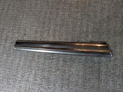 Puerta delantera Dodge Meadowbrook cromada primer medio pasajero Foto 1 de 4