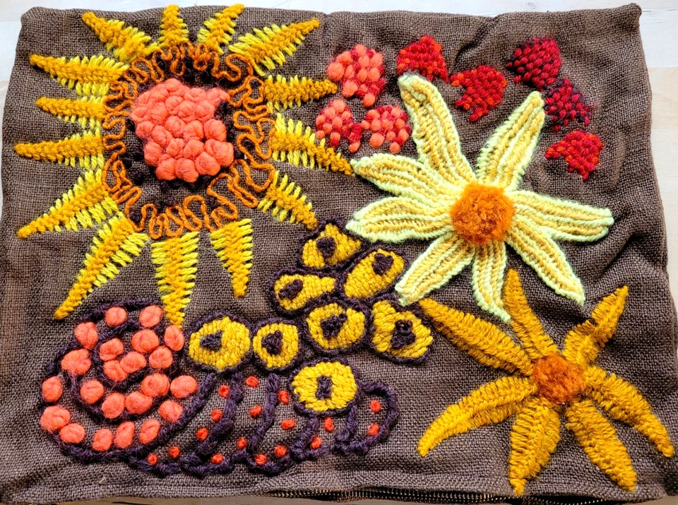 Funda de Almohada Vintage Años 70 Bordada Crewel Flores Geométricas 14.5"x10.5" Foto 1 de 1