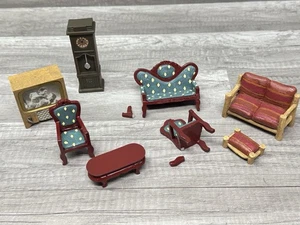 Vintage Miniatur Puppenhaus Möbel Massivharz/Kunststoff Couch, TV, Uhr, beschädigt - Bild 1 von 8
