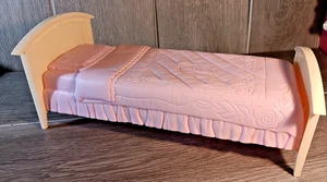 Mattel 2002 Barbie Living In Style rosa Bett und Tagesdecke - Bild 1 von 16