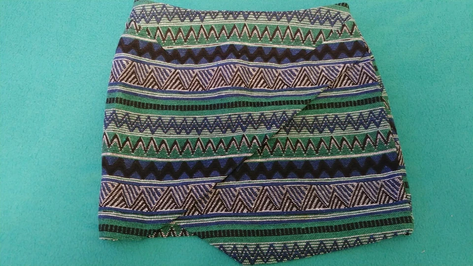 Romeo&Juliet Couture Tejido Estampado Azteca Falda Mini Corta Recta Talla S L15 W27 Foto 1 de 3