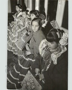 Foto de prensa de los niños de la colonia americana de España aprenden FLAMENCO c.1950 William H. Greene - Imagen 1 de 2