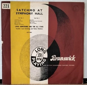 LOUIS ARMSTRONG AND THE ALL STARS SATCHMO AT SYMPHONY HALL BRUNSWICK UK MONO LP - Picture 1 of 3