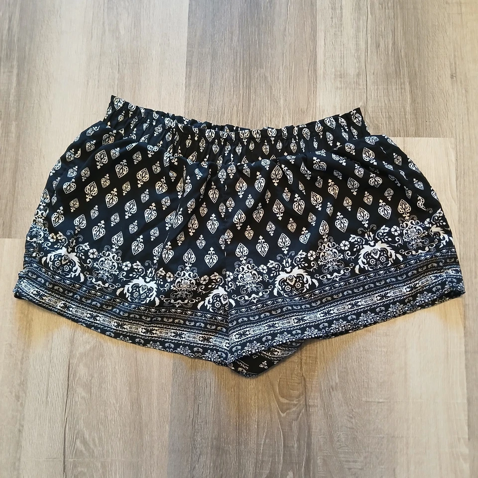 Rue21 Junior Size L Black White Pull-On Elastic Waist Boho Style Shorts - Image 1 of 4