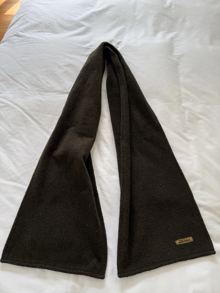 Bufanda verde cálido mezcla lana y acrílico DKNY talla 0/S  Foto 1 de 2