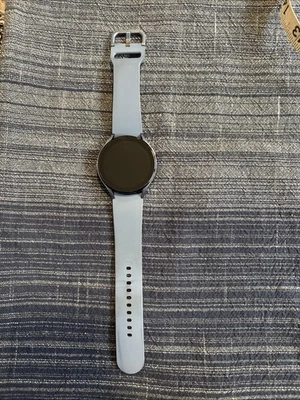 Reloj inteligente LG Electronics LGW270 titanio - sin probar Foto 1 de 3