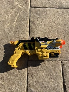 Power Rangers Dino Charge Deluxe Morpher Yellow Blaster Gun Toy (Bandai, 2014) - Picture 1 of 2