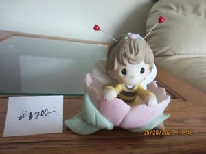 PRECIOUS MOMENTS - FAIRY INSIDE FLOWER PETAL - Picture 1 of 7
