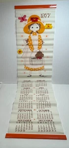 Calendario Roberta con applique in feltro 1977 vintage - possibilmente personaggio Holly Hobbie - Foto 1 di 7