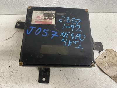 Nissan D21 1992-1993 carrocería rígida 4x2 motor 4 cilindros módulo informático ecu ecm pcu Foto 1 de 4
