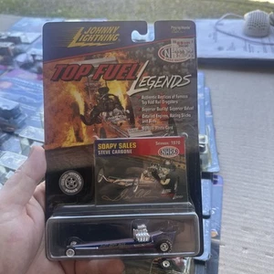 SOAPY SALES TOP FUEL DRAGSTER       1999 JOHNNY LIGHTNING TOP FUEL LEGENDS  1:64 - Picture 1 of 2