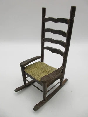 Mecedora con respaldo de escalera miniatura para casa de muñecas artesanal de colección asiento tejido 1:12 Foto 1 de 4