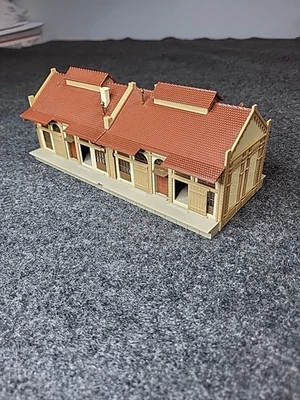 Vollmer 20172 N Scale 1:160 German train Load Station Fully Assembled  - Image 1 of 4