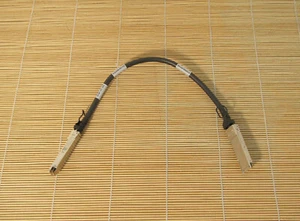 NetApp X6557-R6 External SAS Cable 0.5M QSFP X6557A P/N 112-00176 - Bild 1 von 1