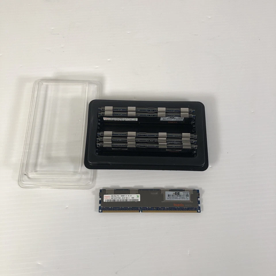 Lot of 6 Hynix HMT151R7TFR4C-H9 4GB PC3 10600R 2RX4 ECC Dimm - Image 1 of 4